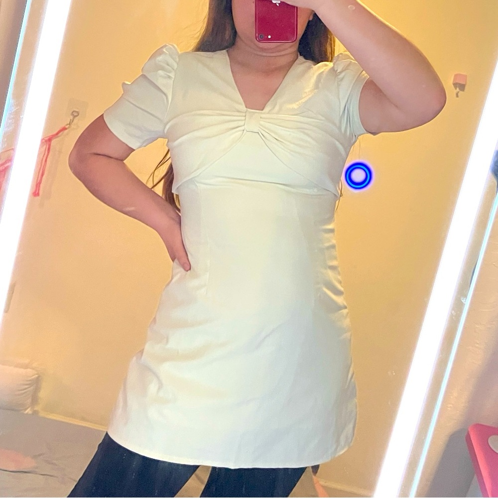 YLN Summer Yellow Puffed Sleeves Mini V-neck Dress